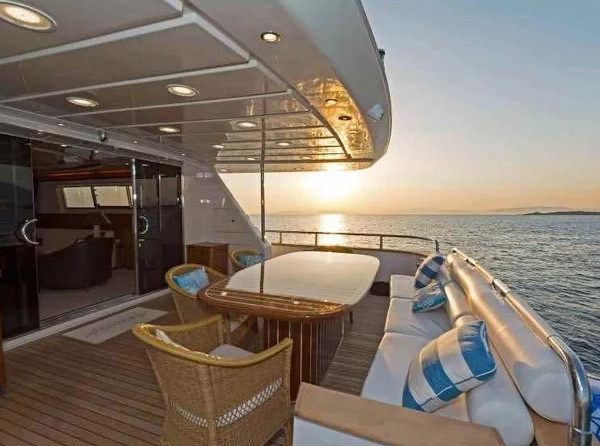 Falcon Yachts 92