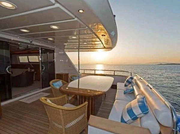 Falcon Yachts 92