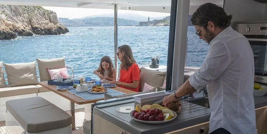 Fountaine Pajot Astrea 42