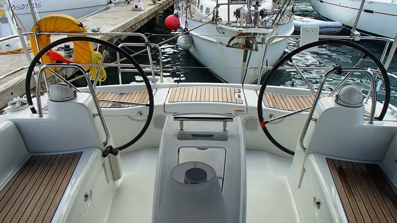 Beneteau Oceanis 43