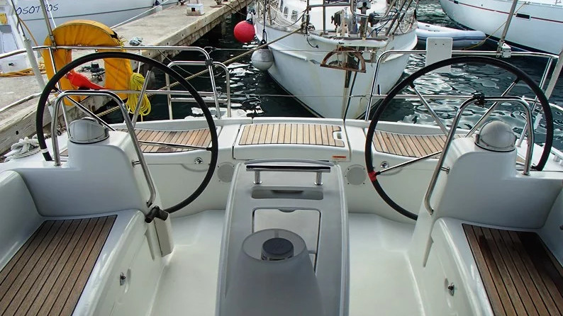 Beneteau Oceanis 43
