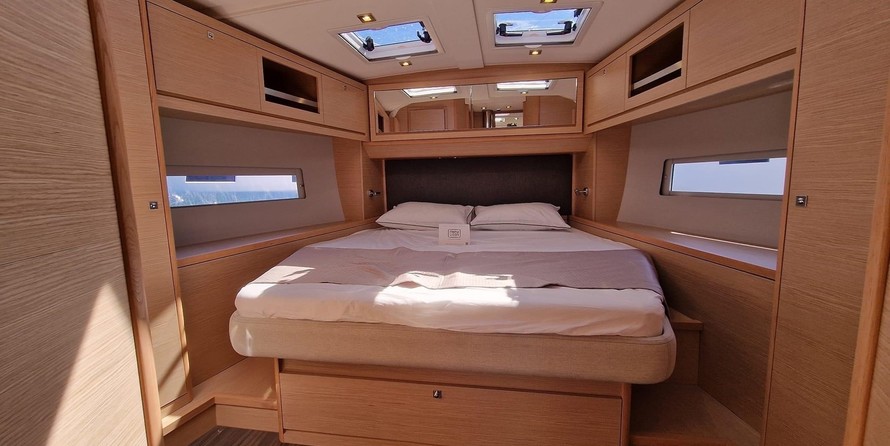 Dufour 470