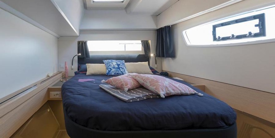 Fountaine Pajot Astrea 42