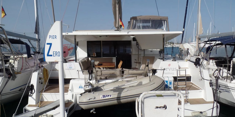Fountaine Pajot Lucia 40