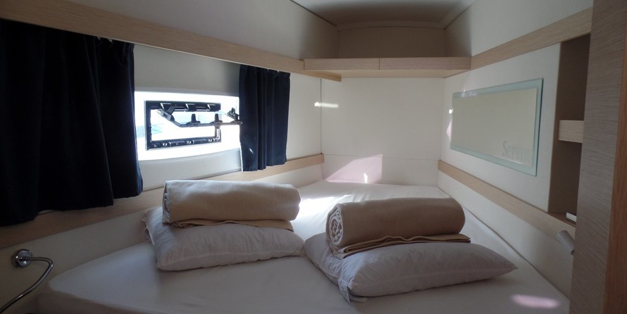 Fountaine Pajot Lucia 40