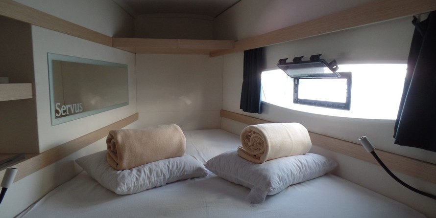 Fountaine Pajot Lucia 40