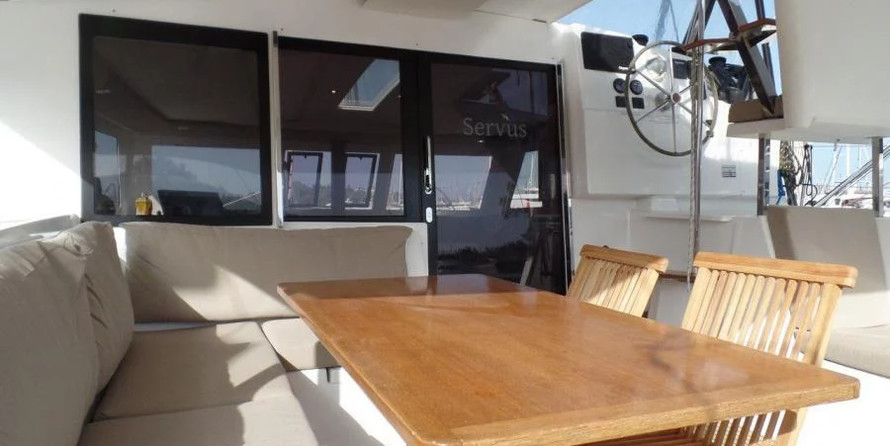 Fountaine Pajot Lucia 40