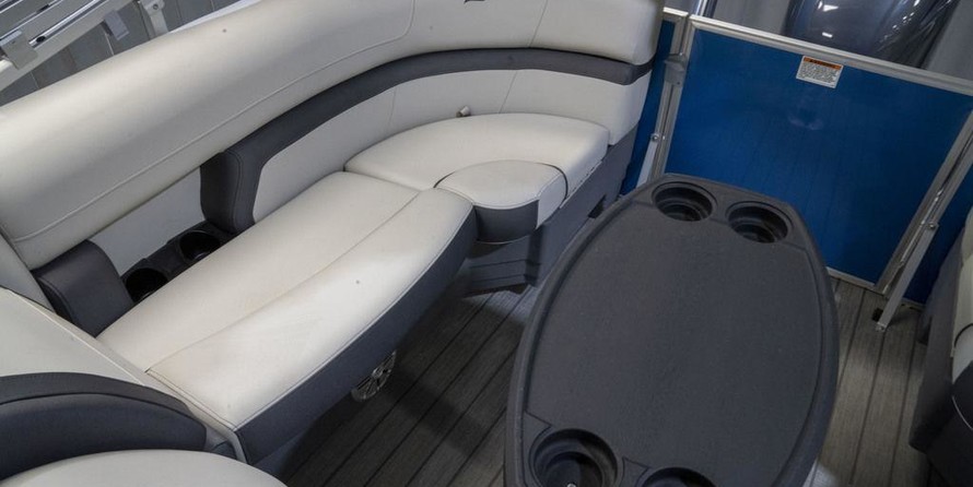 Starcraft Marine EX 22 R