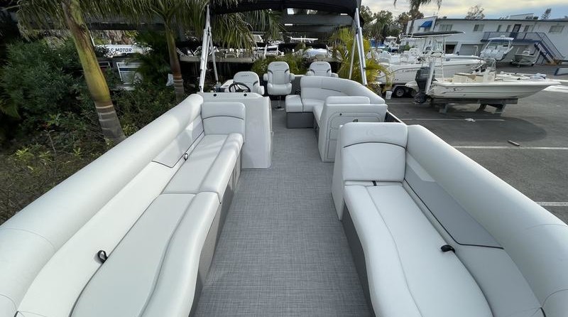 Larson LX 850 Classic SF