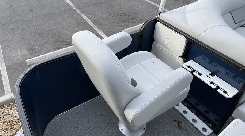 Larson LX 850 Classic SF