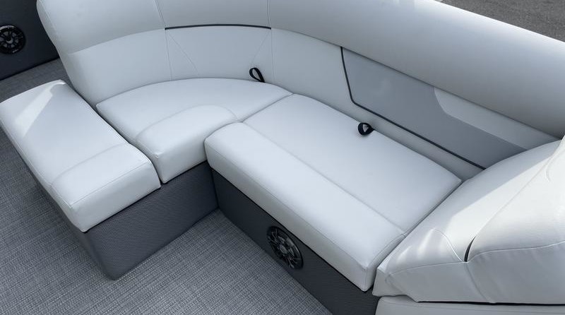 Larson LX 850 Classic SF