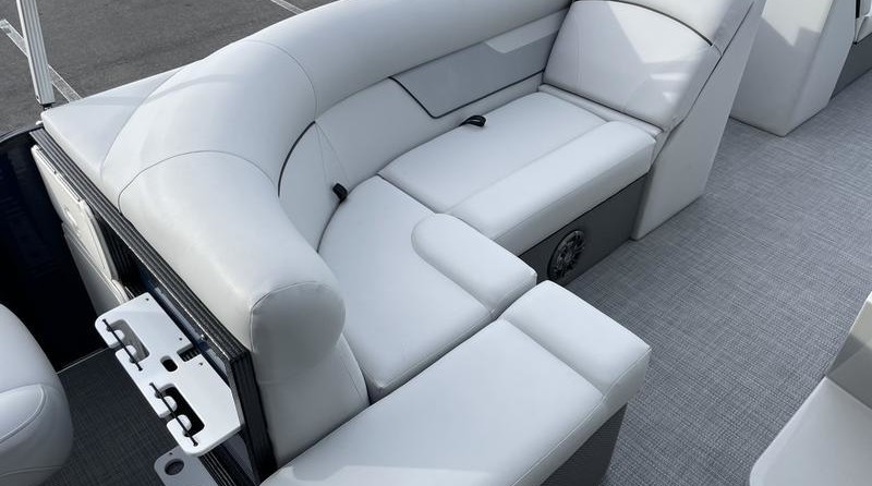 Larson LX 850 Classic SF