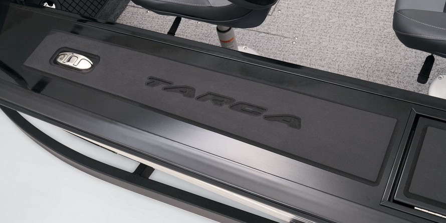 Tracker Targa V-19 WT