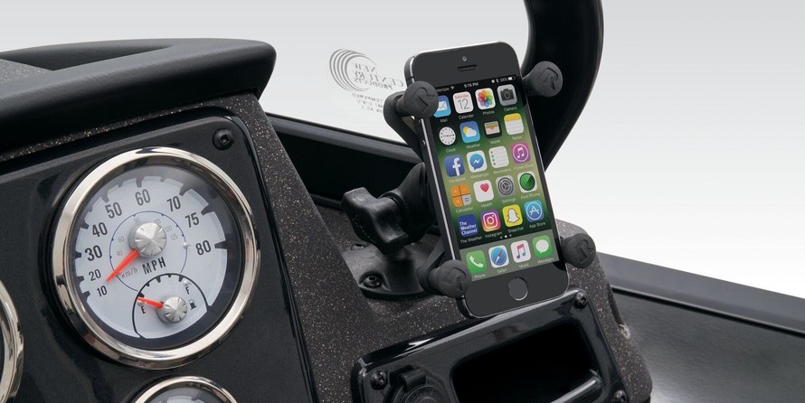 Tracker Targa V-19 WT