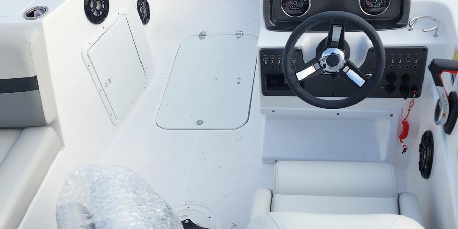 Hurricane 188 sport sundeck