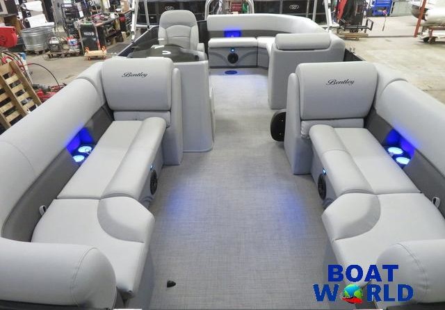 Bentley Pontoons 220 XL Cruise Pontoon & Honda 4-Stroke EFI