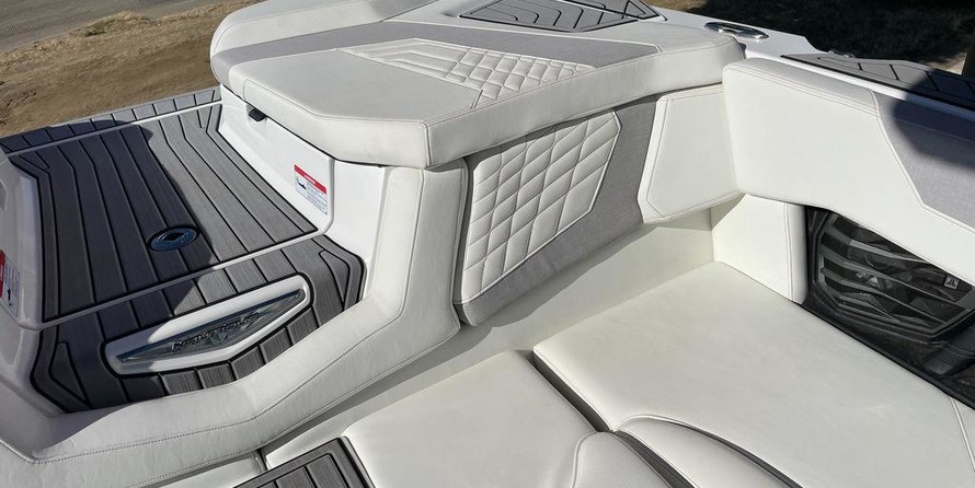 Super Air Nautique G23