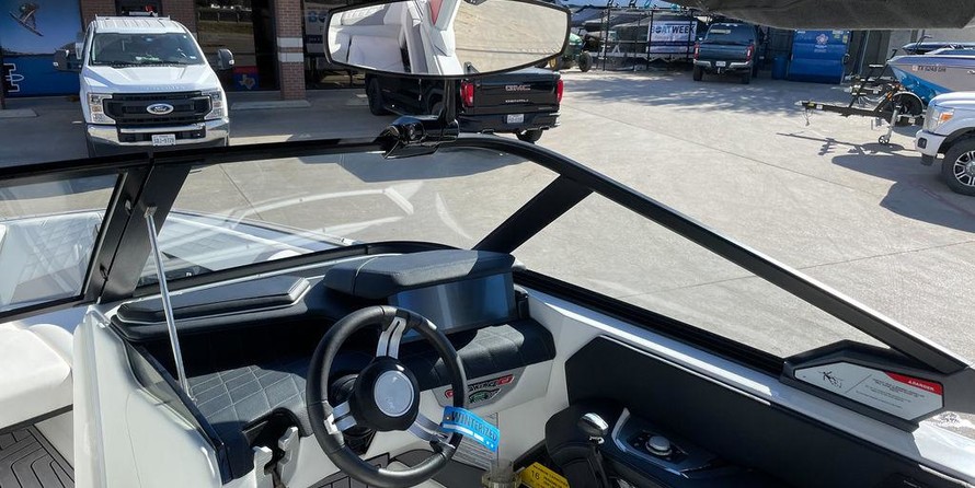 Super Air Nautique G23