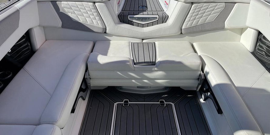 Super Air Nautique G23