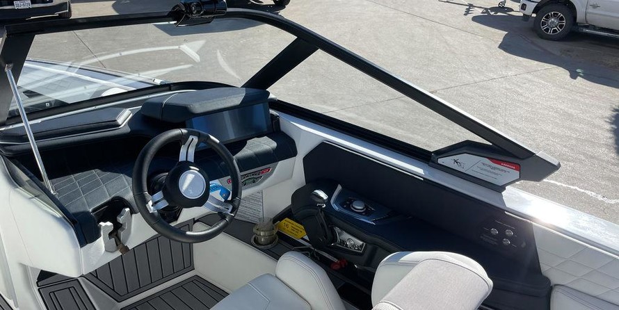 Super Air Nautique G23