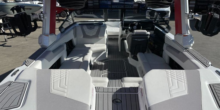 Super Air Nautique G23