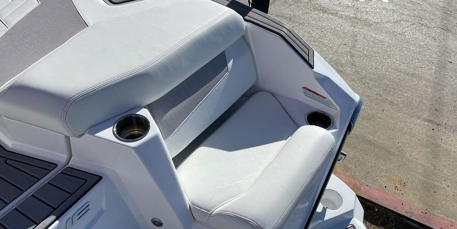 Super Air Nautique G23