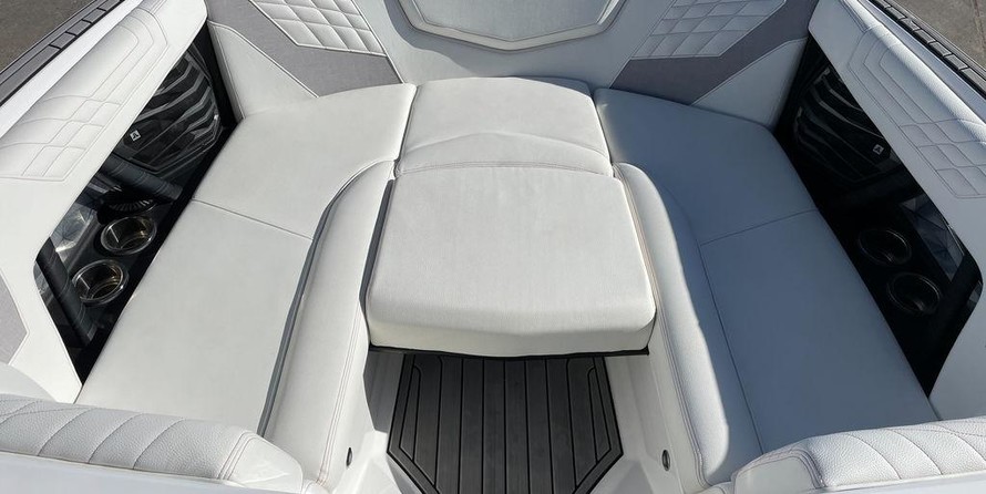 Super Air Nautique G23