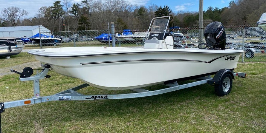 Mako Pro Skiff 17 CC
