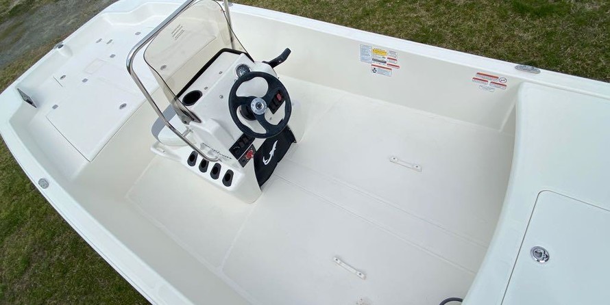 Mako Pro Skiff 17 CC