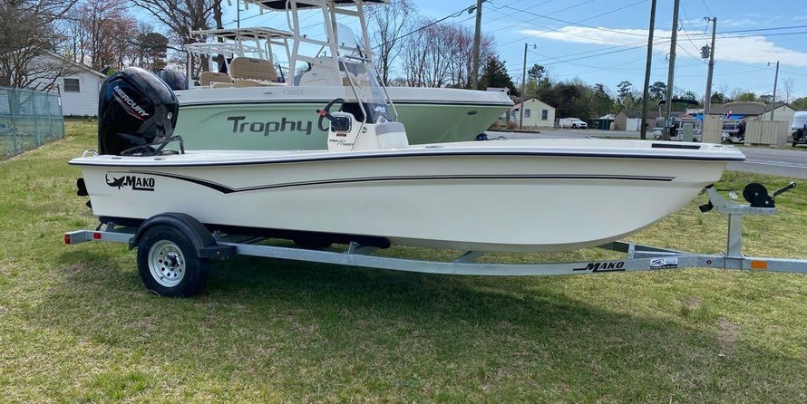 Mako Pro Skiff 17 CC