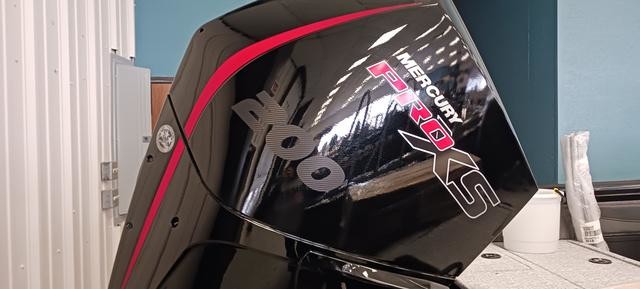 Tracker Targa V-19 WT