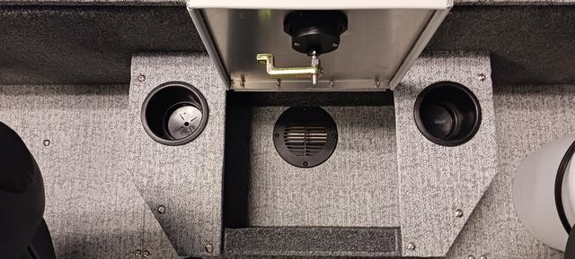 Tracker Targa V-19 WT