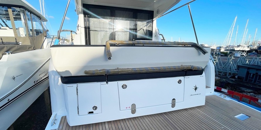 Jeanneau NC 37