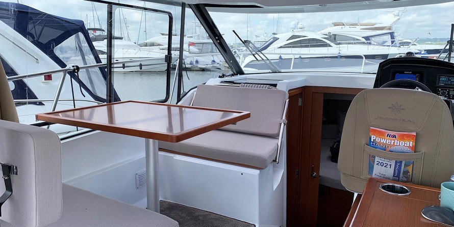 Jeanneau Merry Fisher 895