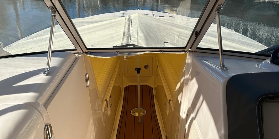 Grady-White Freedom 275