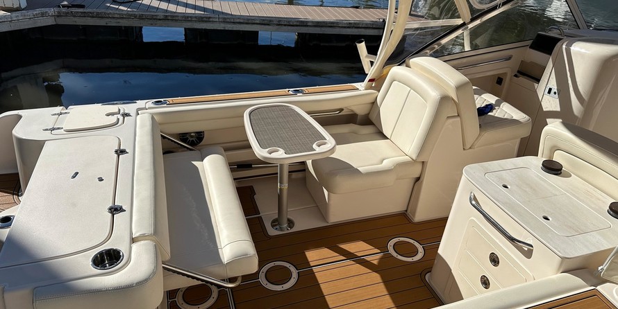 Grady-White Freedom 275