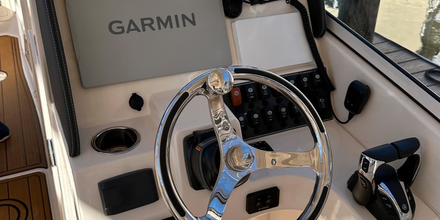 Grady-White Freedom 275