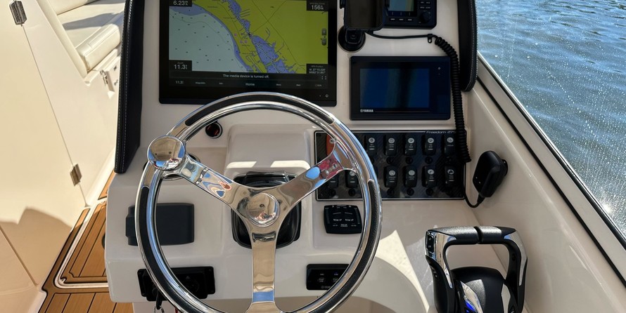 Grady-White Freedom 275