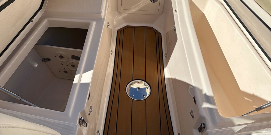 Grady-White Freedom 275