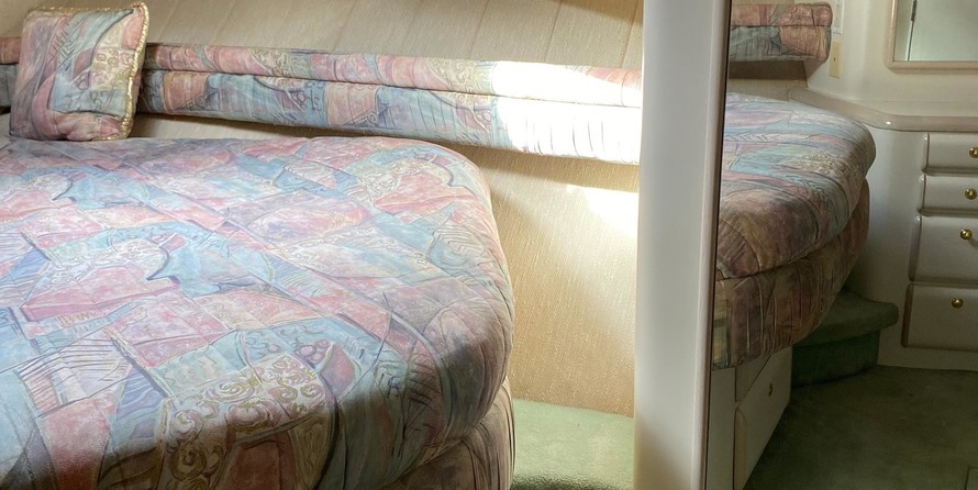 Sea ray 500 db sedan bridge