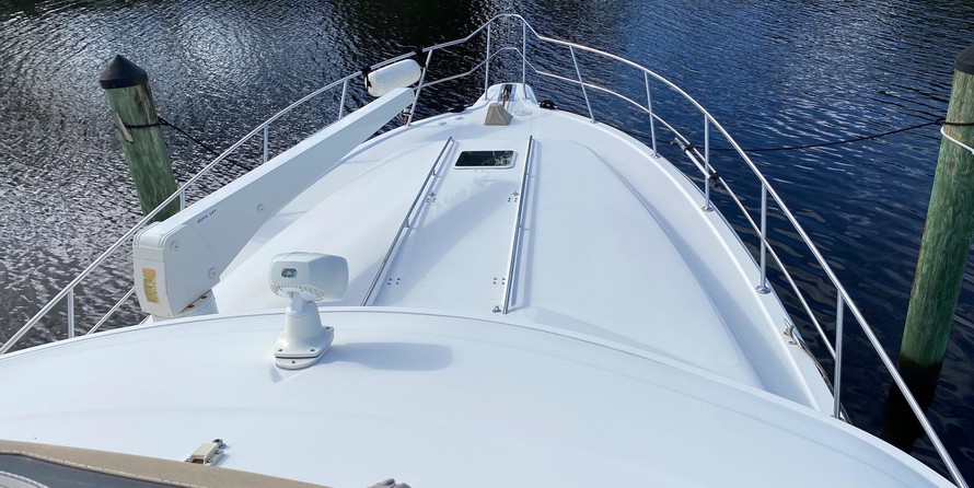 Sea ray 500 db sedan bridge