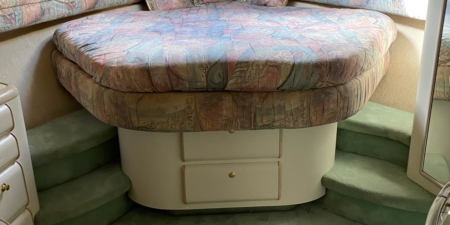 Sea ray 500 db sedan bridge