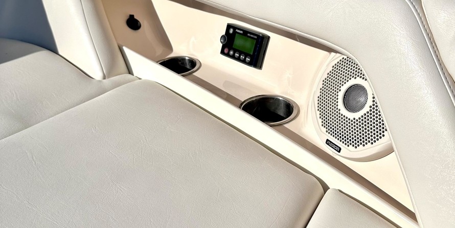 Grady-White Freedom 335