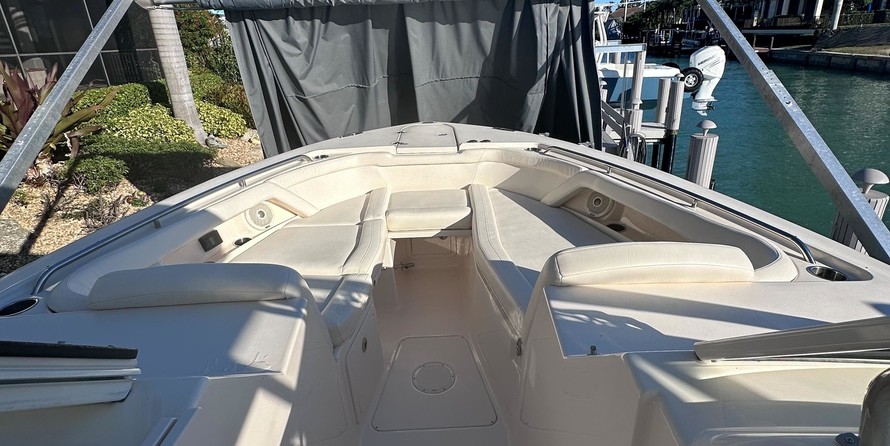 Grady-White Freedom 335