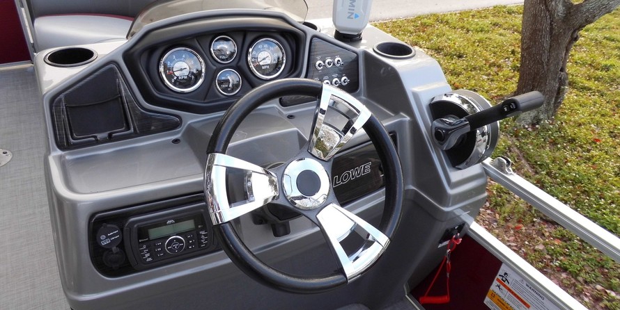 Lowe SS270 Extended Walk Thru