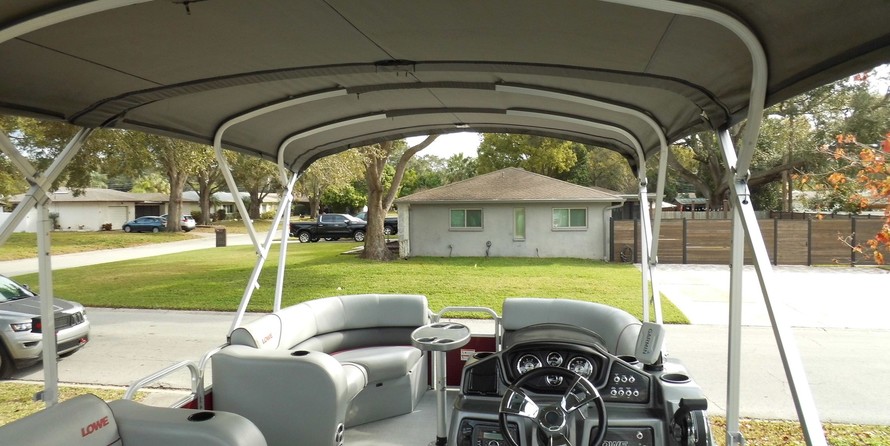 Lowe SS270 Extended Walk Thru