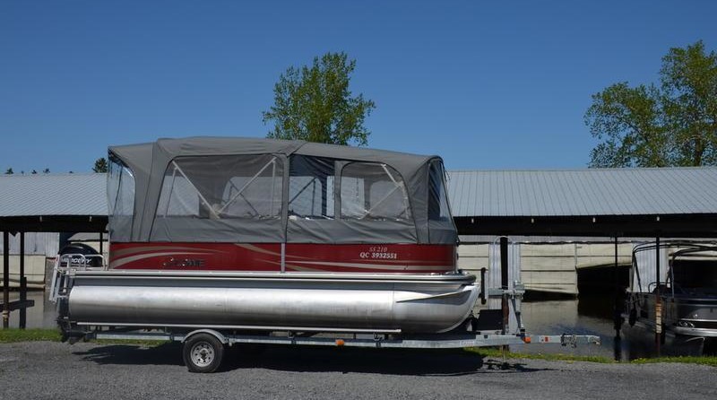 Lowe SS270 Extended Walk Thru