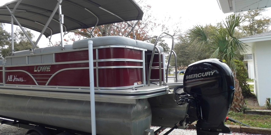 Lowe SS270 Extended Walk Thru