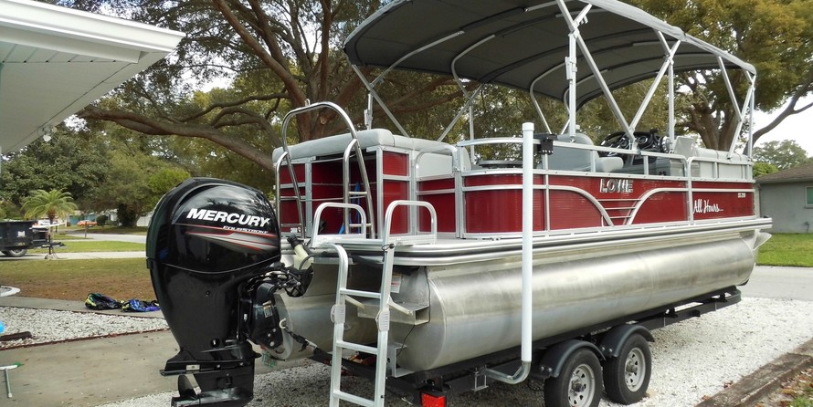 Lowe SS270 Extended Walk Thru