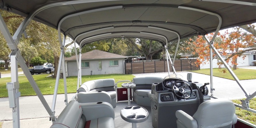 Lowe SS270 Extended Walk Thru